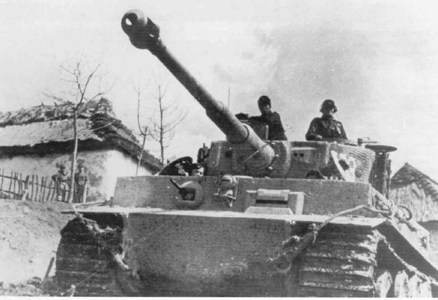 Tiger nº 13 de la 1 K. del 506 S. Pz. Abt. en Ucrania. Abril 1944