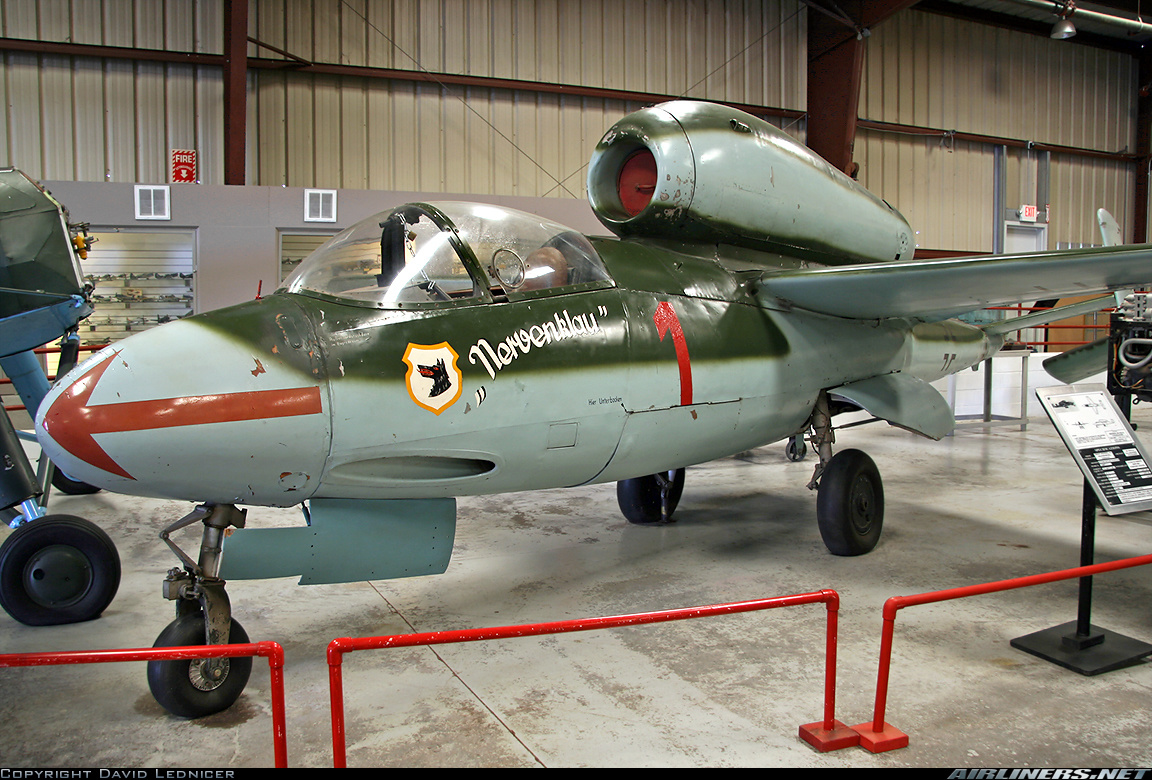 Heinkel He 162 A-2 con número de Serie 120077. Conservado en el Planes of Fame Museum en Nebraska