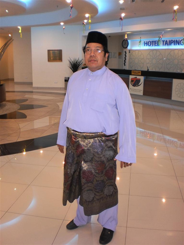Datuk Seri Raja Ahmad Zainuddin Raja Omar
