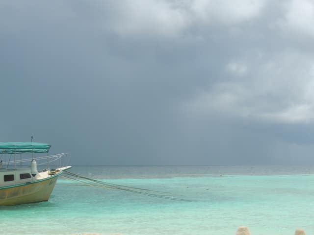 12 días en Sri Lanka y Maldivas. De los campos de té a los baños con tiburones - Blogs de Sri Lanka - 5 días en Maldivas disfrutando del sol y la playa... y de la intensa lluvia (18)